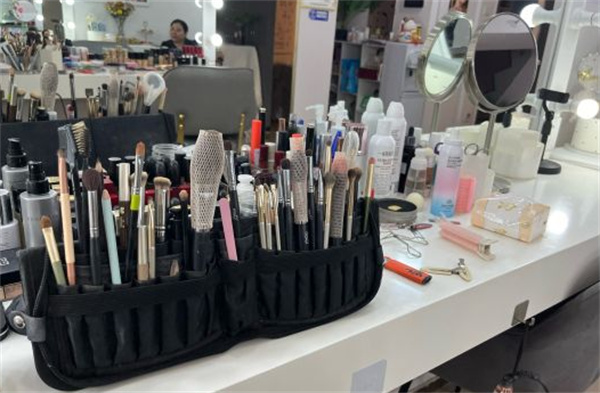 南昌学化妆师培训哪家好？推荐分层教学学校
