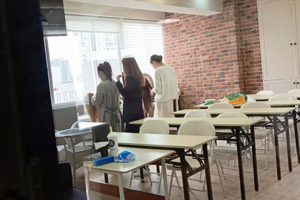 武汉哪家学校化妆培训好？学员推荐学校一览