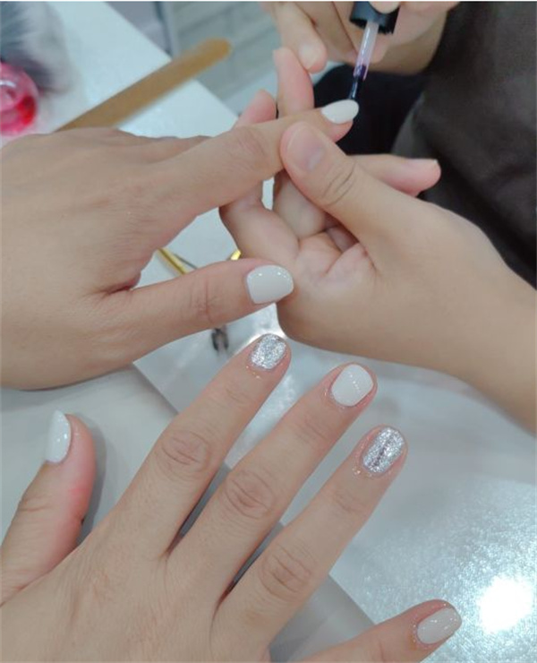 深圳好的美甲美甲培训班有哪些？推荐实习跟踪学校